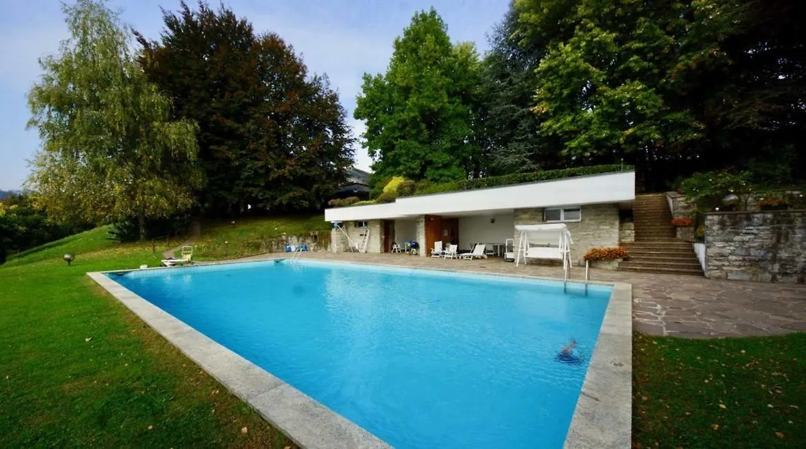 Luxury Villa With Pool And Tennis Court contacts